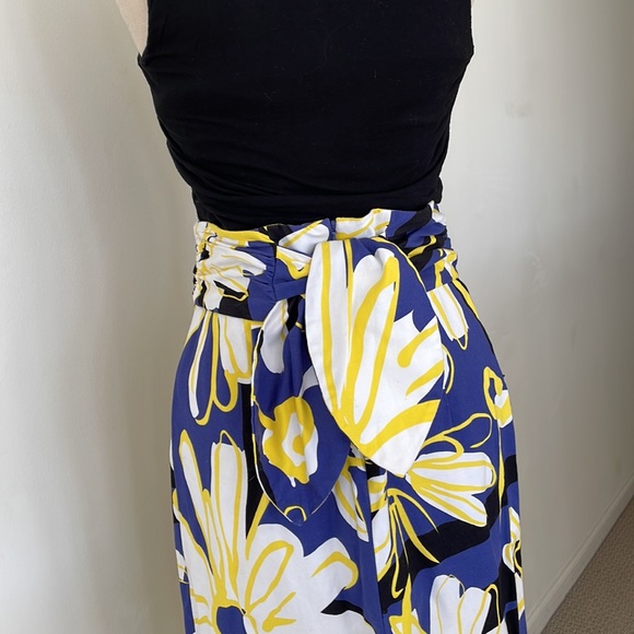 Whit Two Anthropologie Graphic Print Skirt, 4P - Picture 2 of 5